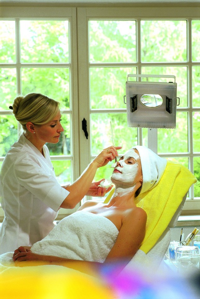 Rainbow Spa & Garden Kosmetik http://www.linea-futura.de/wp-content/uploads/2011/04/Rainbow-Spa-Garden-Kosmetik-643x960.jpg