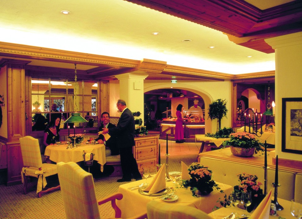 Restaurant_2 http://www.linea-futura.de/wp-content/uploads/2011/04/Restaurant_2-960x697.jpg