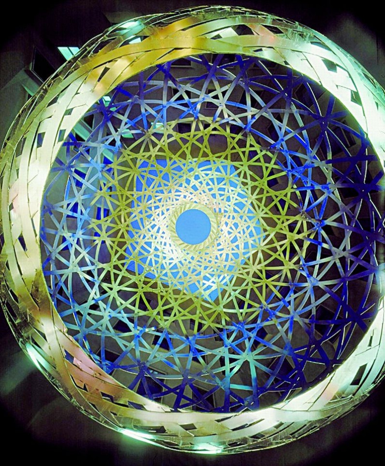 Kunstobjekt „Sphere“ von Olafur Eliasson im Viscardihof (©Union Investment Real Estate GmbH) http://www.linea-futura.de/wp-content/uploads/2011/05/03820009_Kweb-795x960.jpg