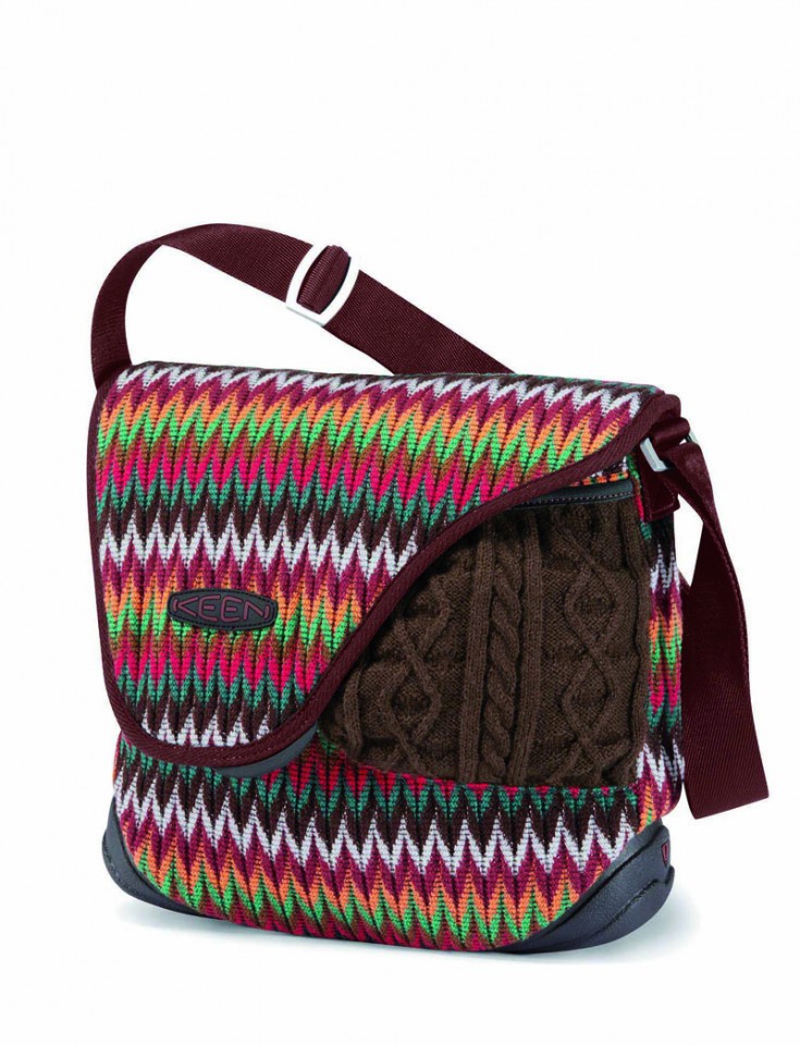 http://www.linea-futura.de/wp-content/uploads/2011/05/0502_SBNV_F-Albina-Sweater-Knit.jpgweb-735x960.jpg