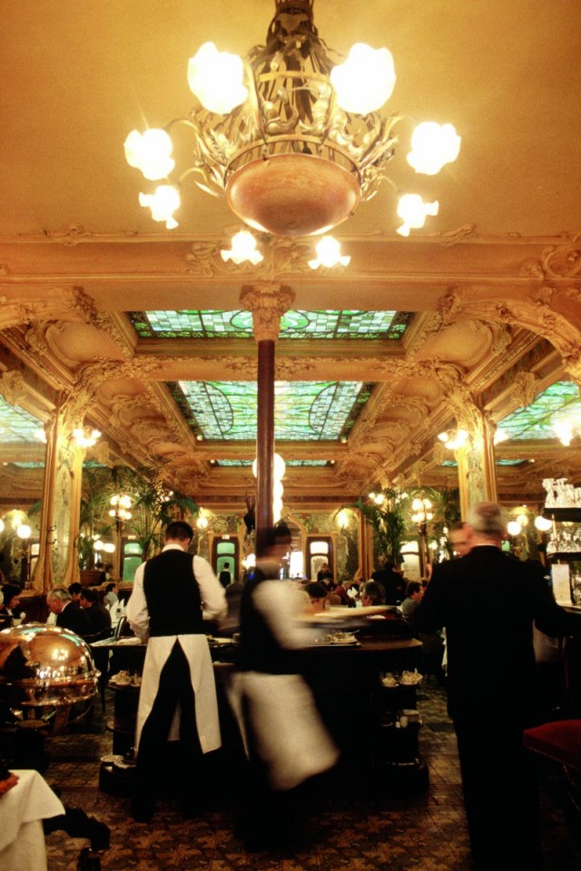 Das romantische Jugendstil Restaurant „Chez Julien“ in PARIS (©ATO UT FRANCE) http://www.linea-futura.de/wp-content/uploads/2011/05/20071213_Kweb-640x960.jpg