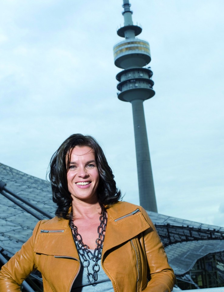 Katarina Witt, Olympiasiegerin und Vorsitzende des Kuratoriums der Bewerbungsgesellschaft München 2018 GmbH (© Mnchen 2018/Martin Hangen) http://www.linea-futura.de/wp-content/uploads/2011/05/PK_2018_LOTTO_007_a_Kweb-737x960.jpg