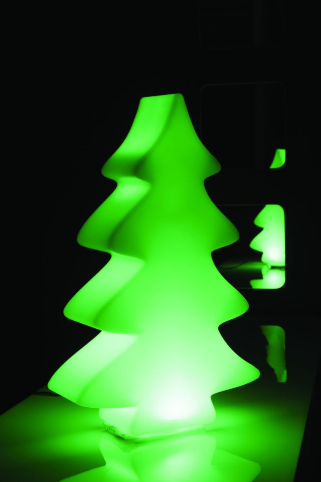 Der LUMENIO ist reich an Farben http://www.linea-futura.de/wp-content/uploads/2011/06/03_gruenweb-640x960.jpg