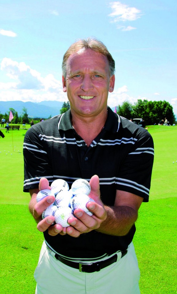 Andy Brehme bleibt den Bällen treu: 14. ENTERTAINMENT CLASSICS im Golfclub Beuerberg (Foto: P.O.A.) http://www.linea-futura.de/wp-content/uploads/2011/06/POA-00069162web-577x960.jpg