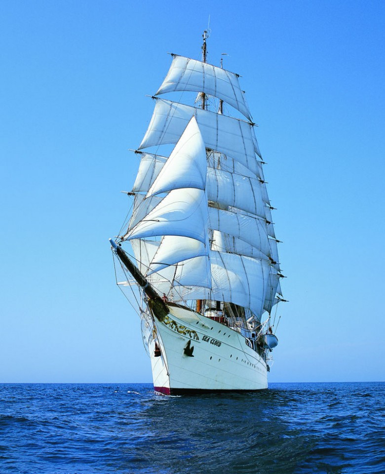 http://www.linea-futura.de/wp-content/uploads/2011/08/SeaCloud_Ship_03web-780x960.jpg
