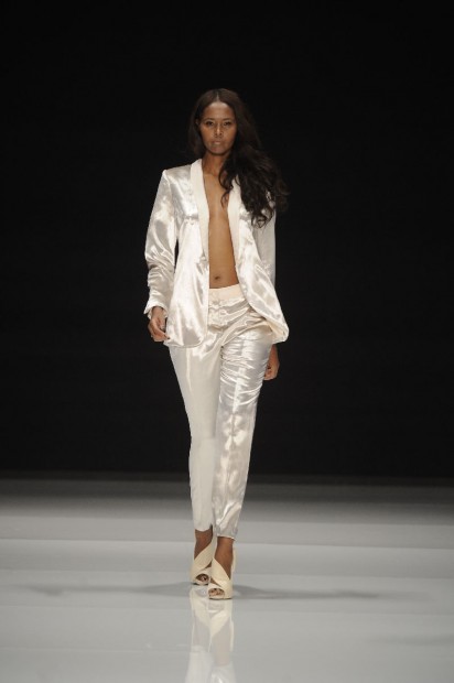 http://www.linea-futura.de/wp-content/uploads/2012/01/MICHALSKY_FW12_02-412x620.jpg