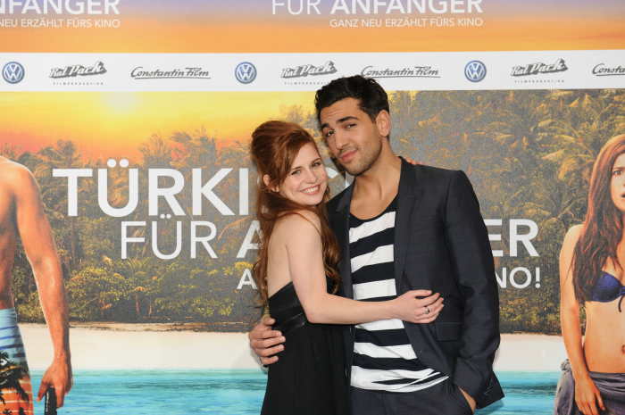 Die Hauptdarsteller JOSEFINE PREUSS und ELYAS M'BAREK bei ...