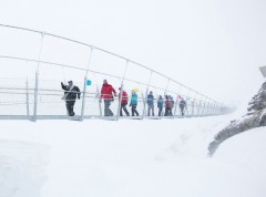 Die höchstgelegene Hängebrücke Europas, der TITLIS Cliff Walk, befindet sich seit dem 7. Dezember in Engelberg in der Zentralschweiz (© Oskar Enander)