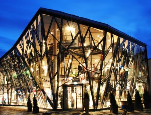 Gewandhaus Gruber, Erding: Ein faszinierendes Mode-Ereignis auf fünf Stockwerken