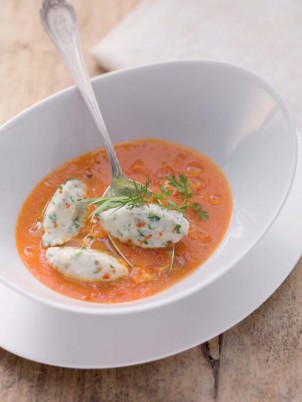 Alfons Schuhbeck – „Tomaten-Karotten-Suppe mit Bergkäse-Kräuter-Nockerl“